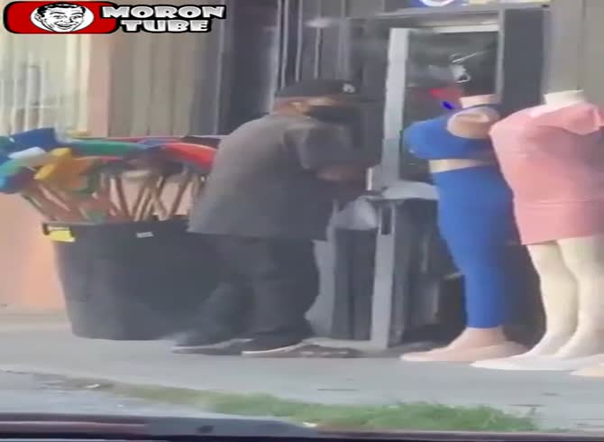 Video :caught abusing a model sexually!